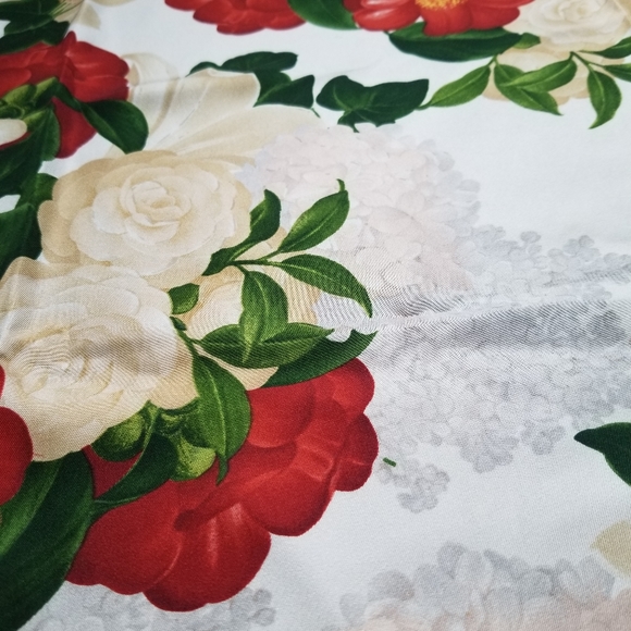 Authentic vintage Chanel floral scarf - Picture 4 of 6